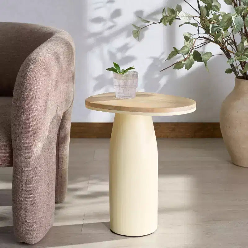 Table d'appoint en bois et laque