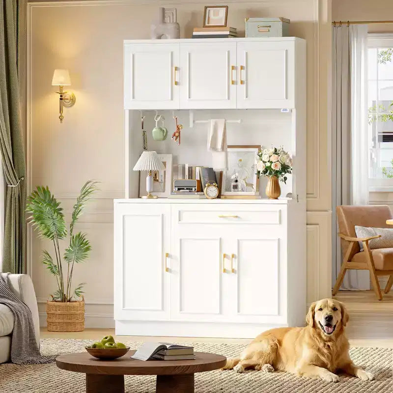 Buffet de cuisine de 71 po en bois manufacturé blanc style rustique avec étagères réglables, éclairage intégré et prise de courant
