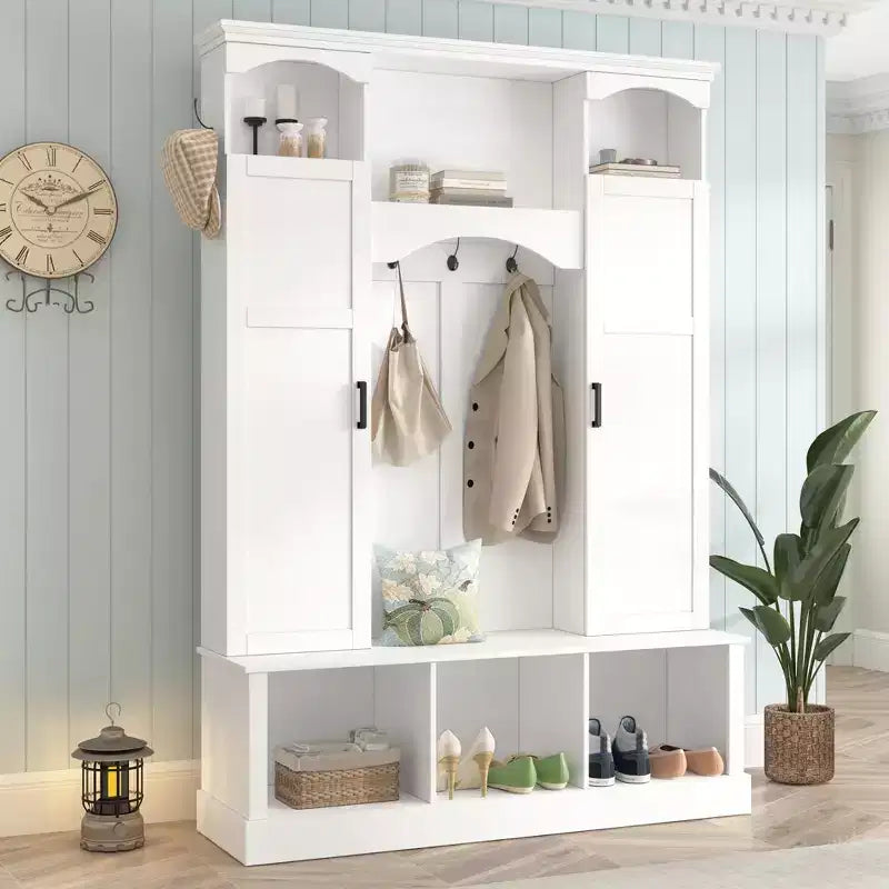 Porte-manteau moderne avec banc de rangement et étagères réglables