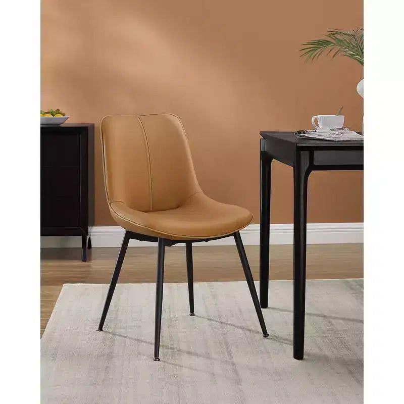 Chaises de salle à manger en cuir, assise rembourrée confortable avec pieds en métal et pieds de nivellement pivotants